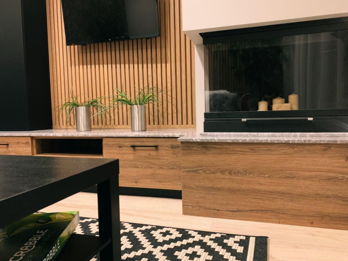 Luxury Townhouse Suite Larissa Eksteriør billede