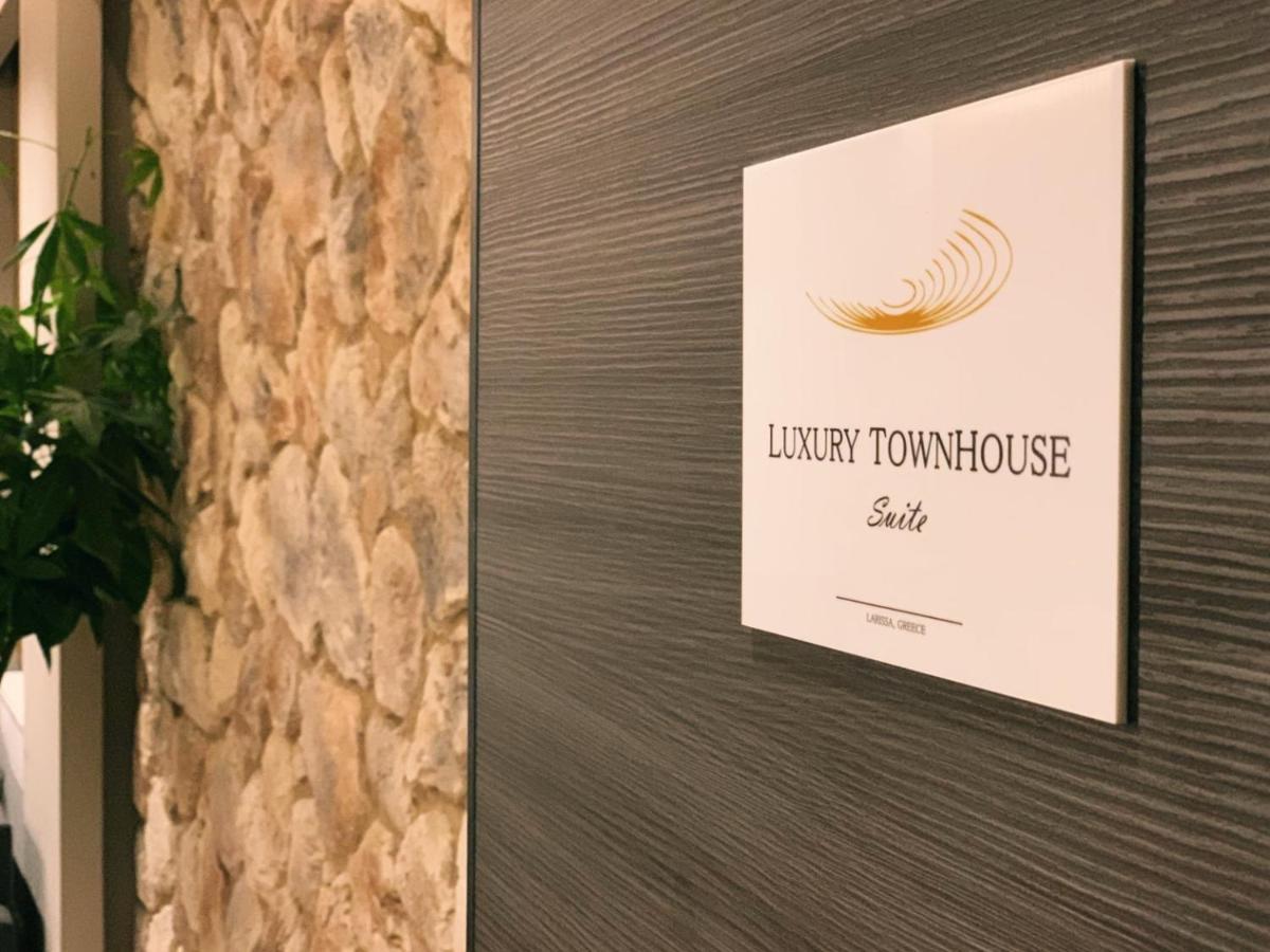 Luxury Townhouse Suite Larissa Eksteriør billede